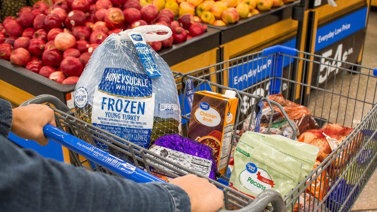 Walmart and Aldi will mark down some Thanksgiving holiday staples as record inflation causes grocery prices to rise.