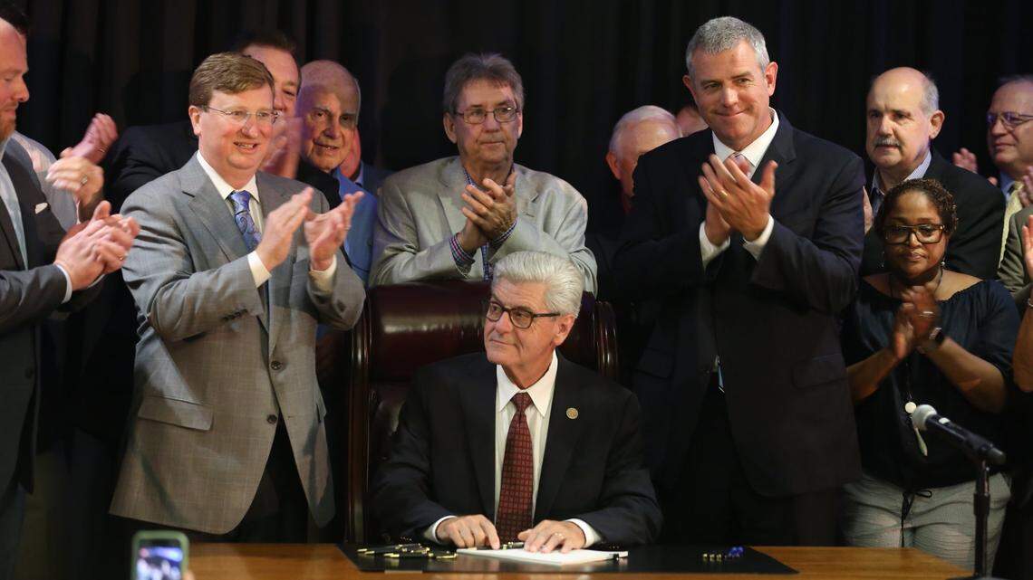 Let the lottery be a lesson for Mississippi lawmakers: Stop doing business in secret