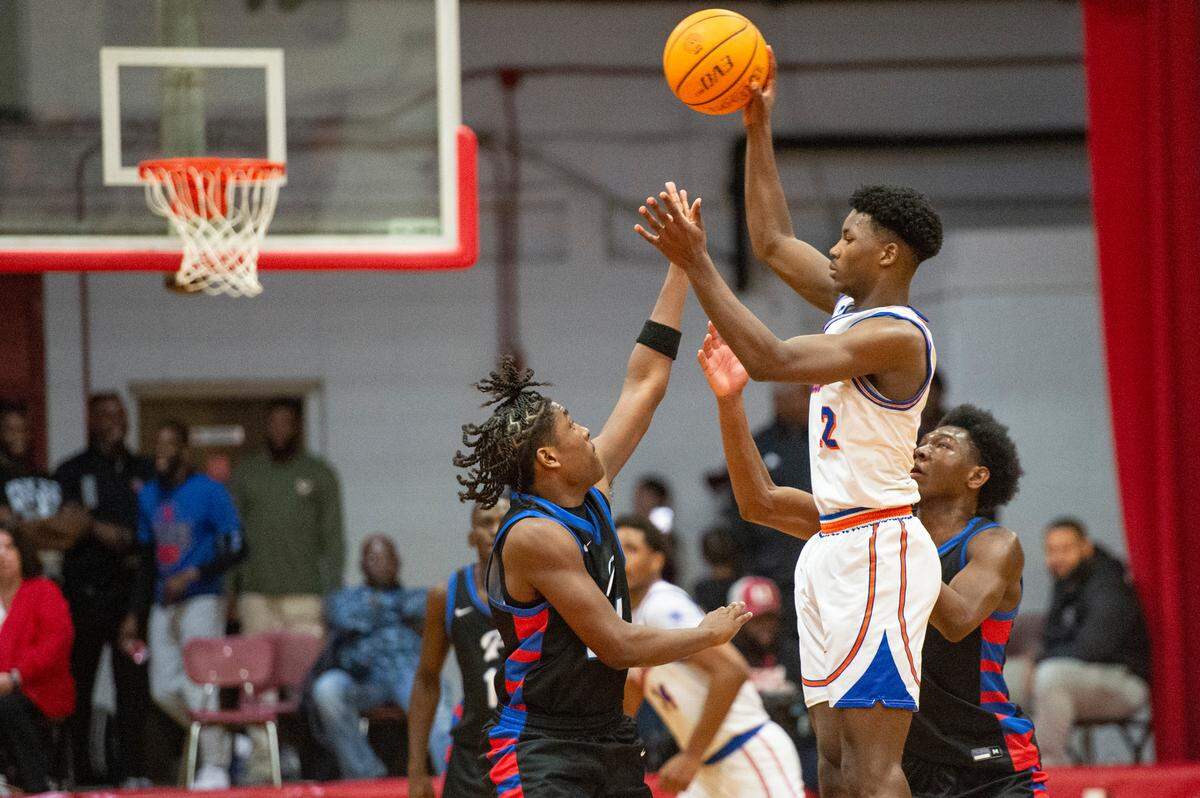 Gulfport’s Morris Robertson shoots during a game between Pascagoula and Gulfport at Harrison Central High School on Saturday, Jan. 25, 2025.