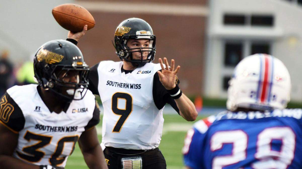 Southern Mississippi quarterback Nick Mullens throws a pass against Louisiana Tech during an NCAA college football game Saturday, Nov. 28, 2015 in Ruston, La. (Susan Broadbridge/The Hattiesburg American via AP)