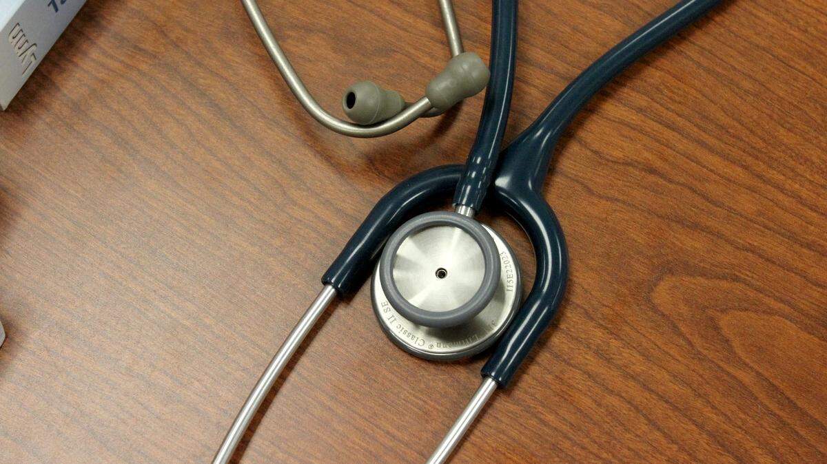 A stethoscope commonly used by doctors. (TIM ISBELL/SUN HERALD)