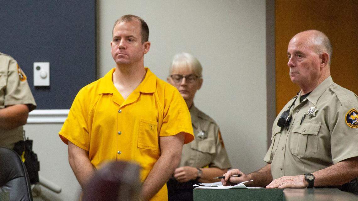 South MS teacher’s sexual abuse of high school student no secret, lawsuit says