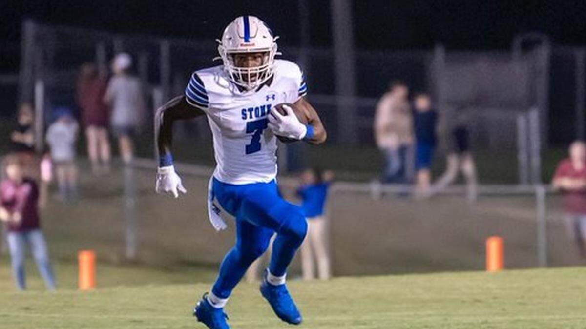 Senior Chasden Collins is the team’s leading receiver so far in 2022.