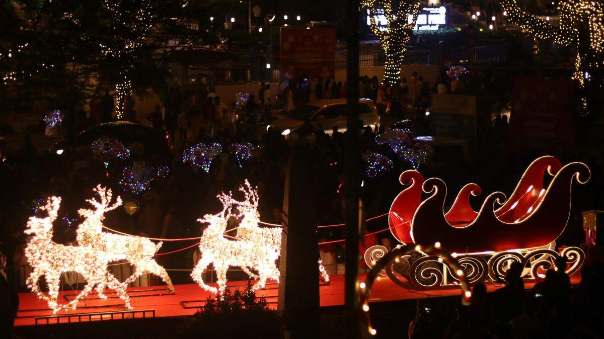 It’s holiday light season. These are the best free displays on the Mississippi Gulf Coast.