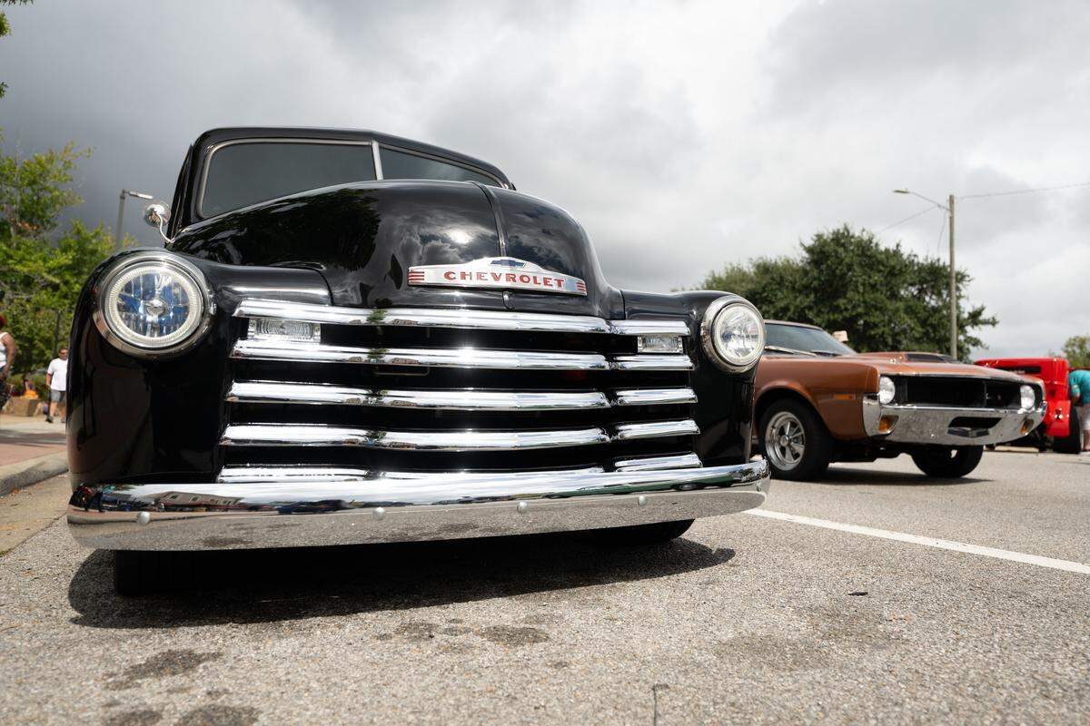 Cars are parked along Main Street during Cruisin’ The River City in Moss Point on Tuesday, Oct. 7, 2025.
