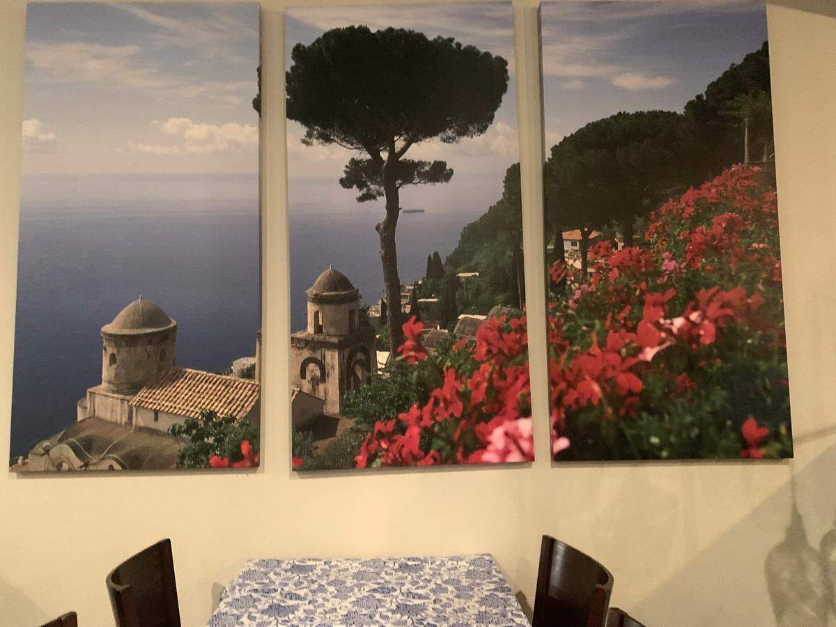 A large photo of the place his parents married in Naples, Italy, will still grace the new restaurant Kenny Ward is opening in South Mississippi. Instead of steaks and fine dining, it will be meat and vegetables and a family-style restaurant.