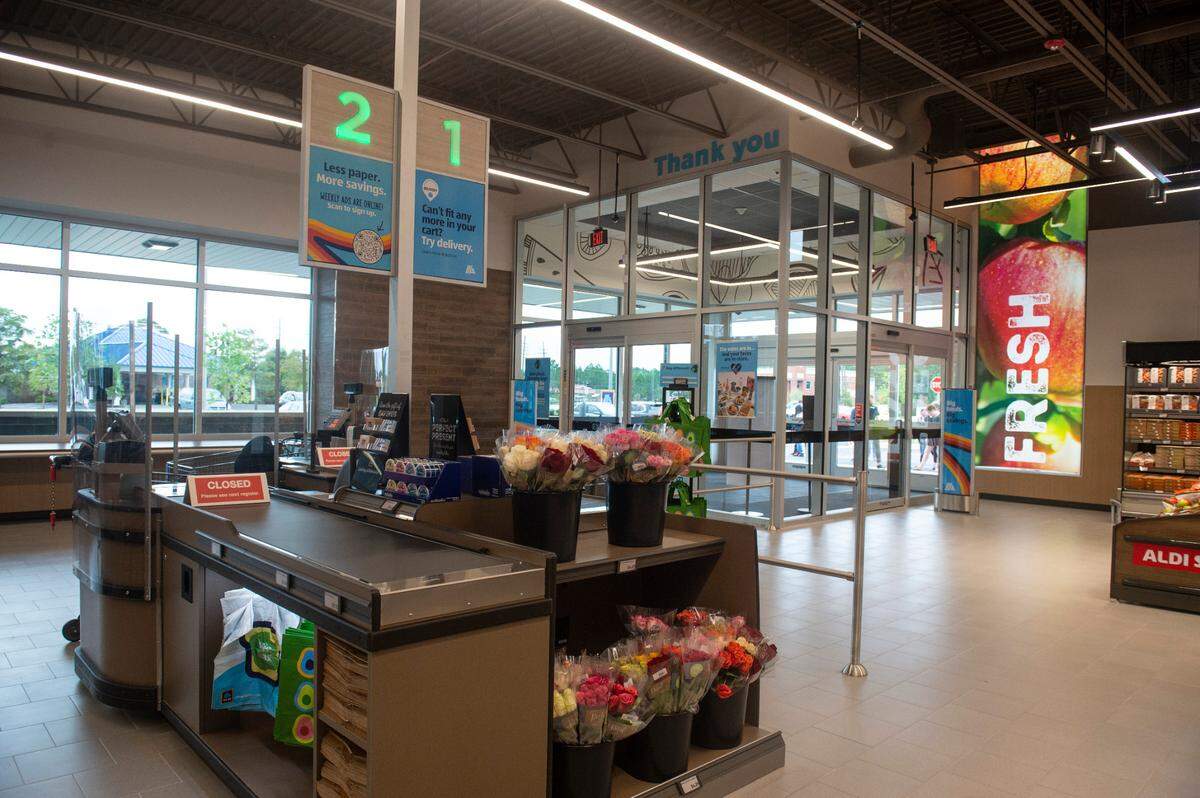 The entrance and checkout area at Aldi in Ocean Springs on Wednesday, Aug. 24, 2022.