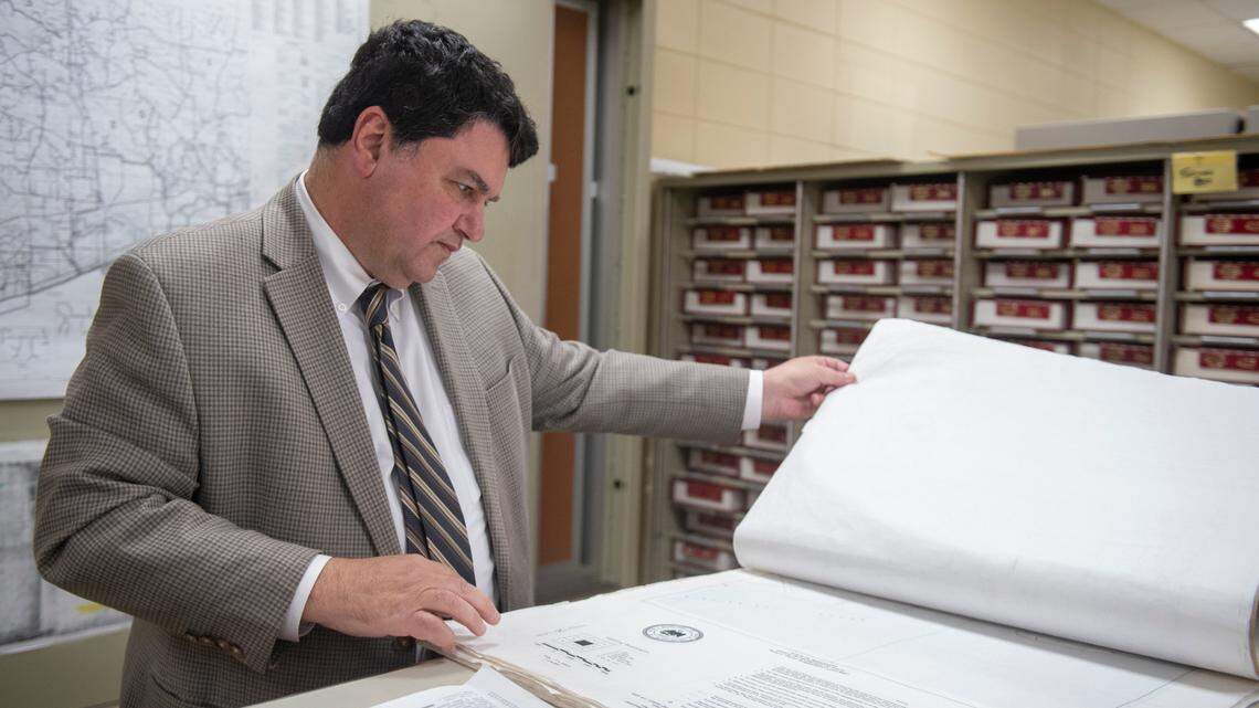 State wants sole power over MS Coast waterfront, including piers, city harbors & the beach