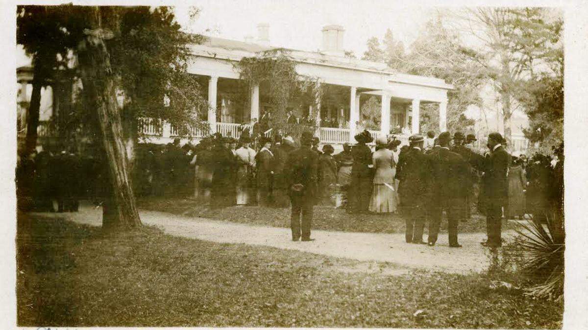 The reception at the Dixie White House was Mississippi’s first presidential reception and President Woodrow Wilson’s first public reception since taking office. He and his family vacationed at Pass Christian from Christmas Day 1913 to Jan. 11, 1914.