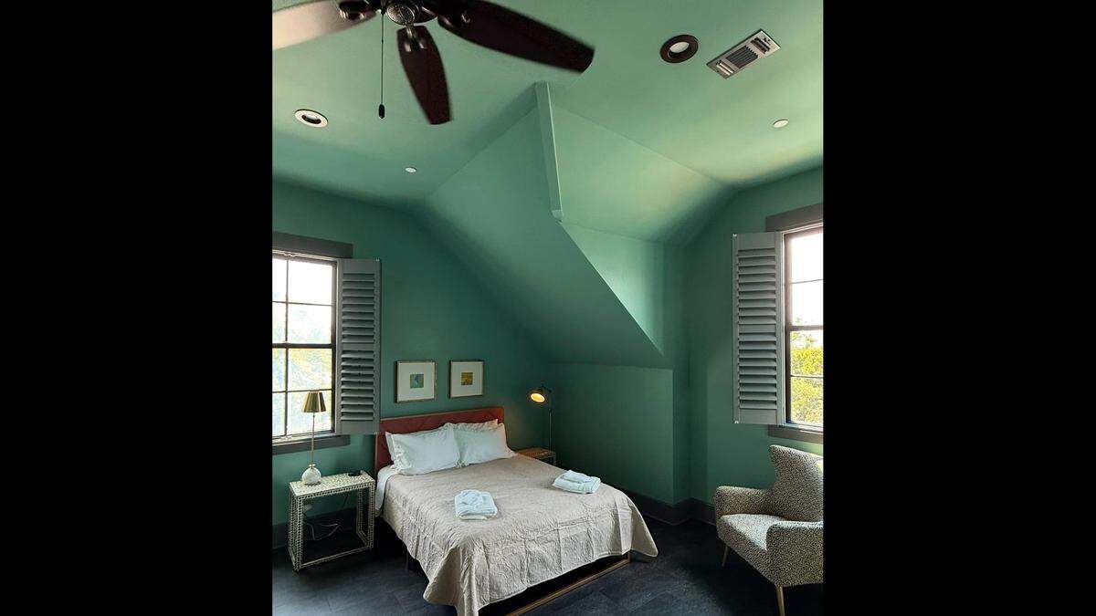 Rich color and comfortable spaces make the accommodations at The Pullman House in Ocean Springs welcoming for guests at the townhomes and condos.