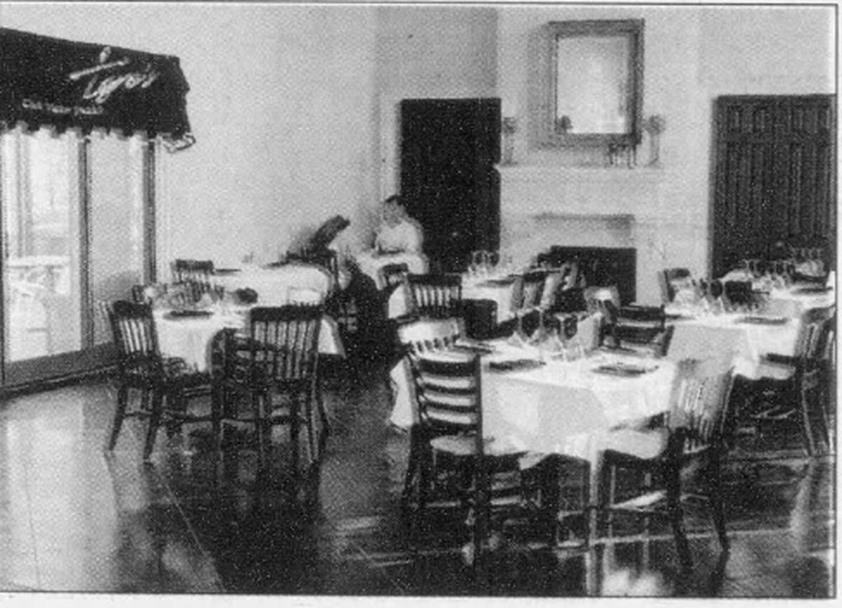 The dining room of Tigre’s Supper Club at The Oaks golf course in Pass Christian, as seen in the Sun Herald on August 18, 2006.