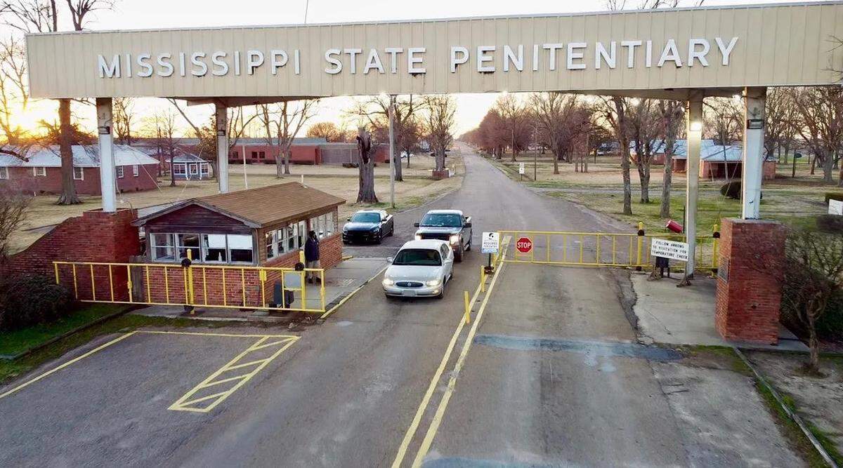 Robert Simon and Willie Jerome Manning remain on Mississippi’s death row, as attorneys battle to decide if their executions will proceed.
