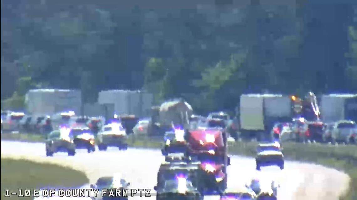 All lanes of traffic blocked on I-10 after wreck involving pedestrian near Canal Road exit