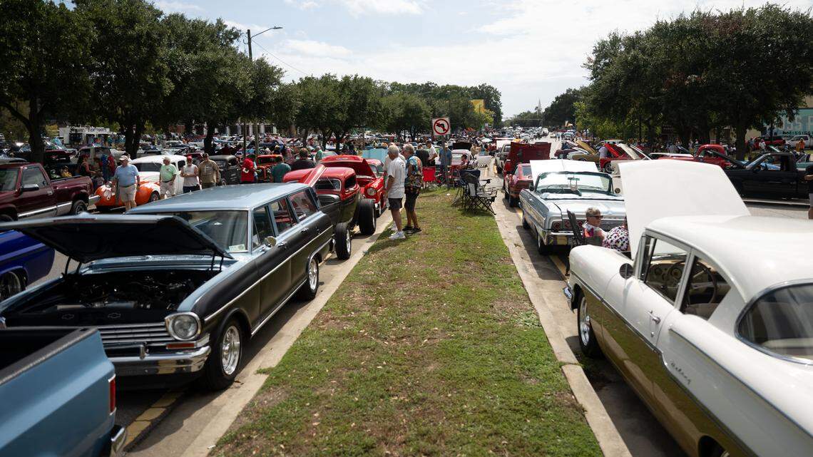 Cruisin’ The Coast 2025: Hundreds of vintage cars shined at Cruisin’ The River City