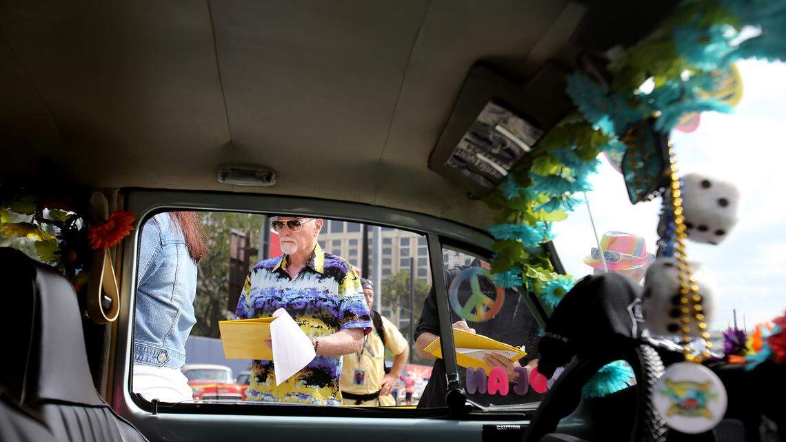 The Beach Boys, Gov. Bryant choose best cruiser on the Coast 