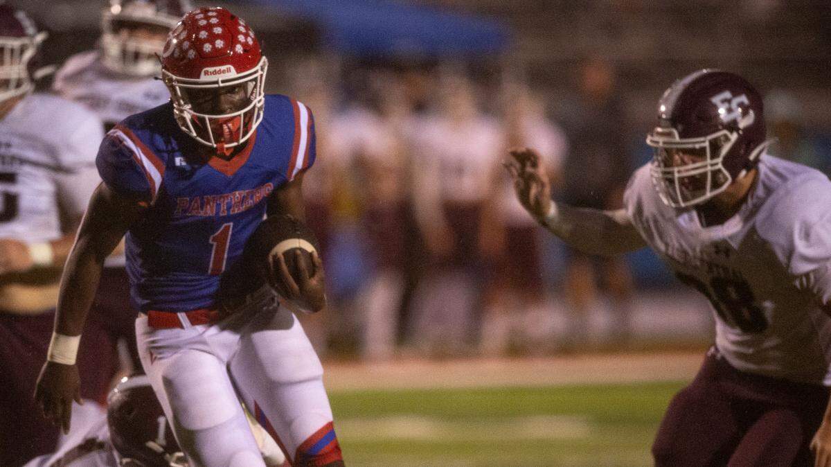 Pascagoula’s Amarie Jackson runs the ball in for a touchdown during a game against East Central at Pascagoula High School in Pascagoula on Friday, Sept. 6, 2024.