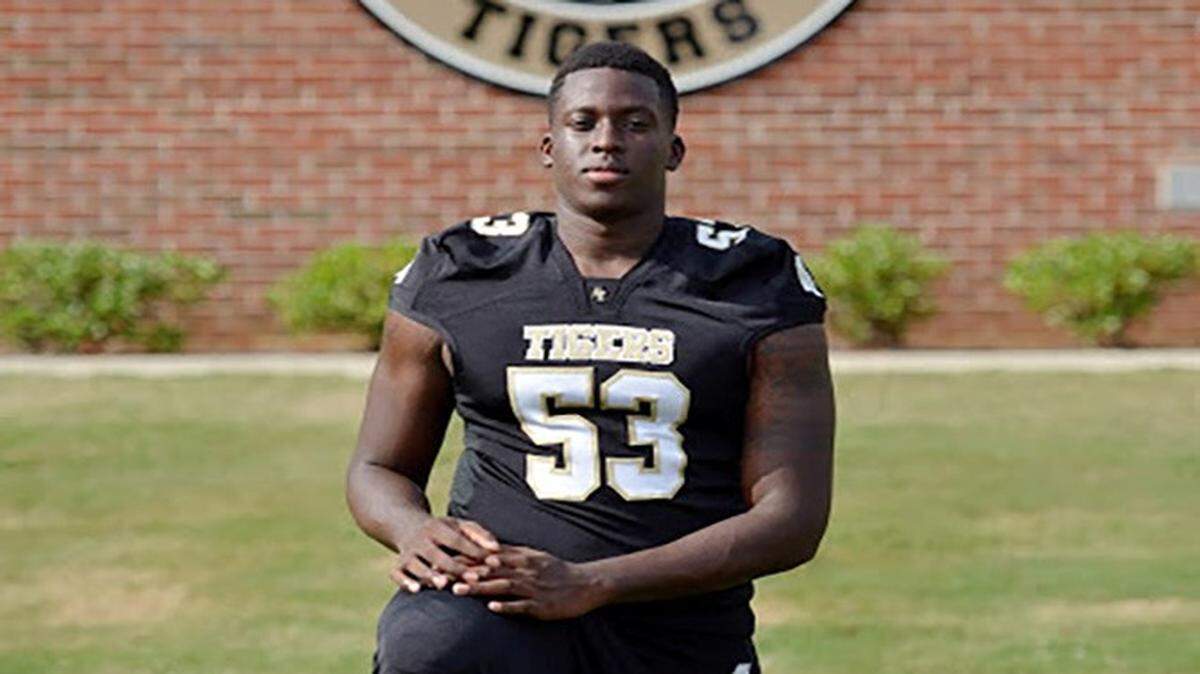 Former West Harrison offensive tackle Lakendrick Preston is headed to play at West Alabama.