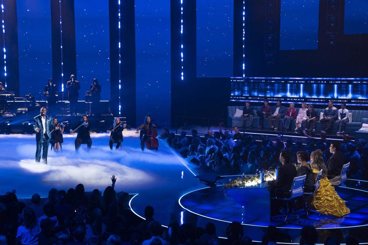 Daniel Stallworth was the first singer to take the stage Monday on ‘American Idol.’