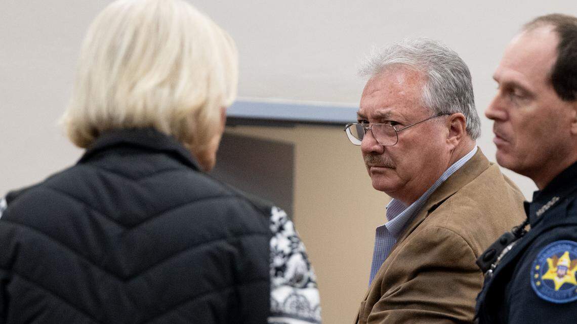 Former MS senator admits dining out, shopping on house arrest. He’s in jail now