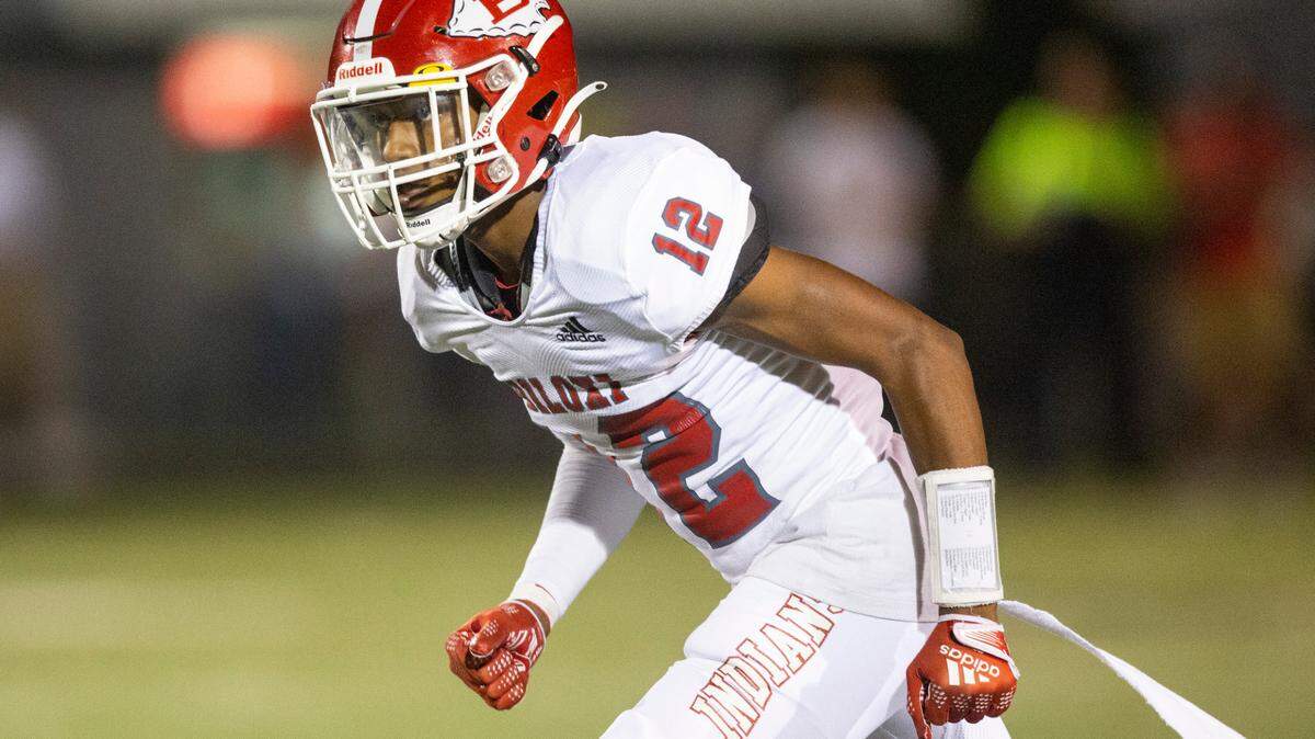 Biloxi’s Duran Parish waits for the punt during a game at Warriors Stadium in D’Iberville on Friday, Sept. 23, 2022. T