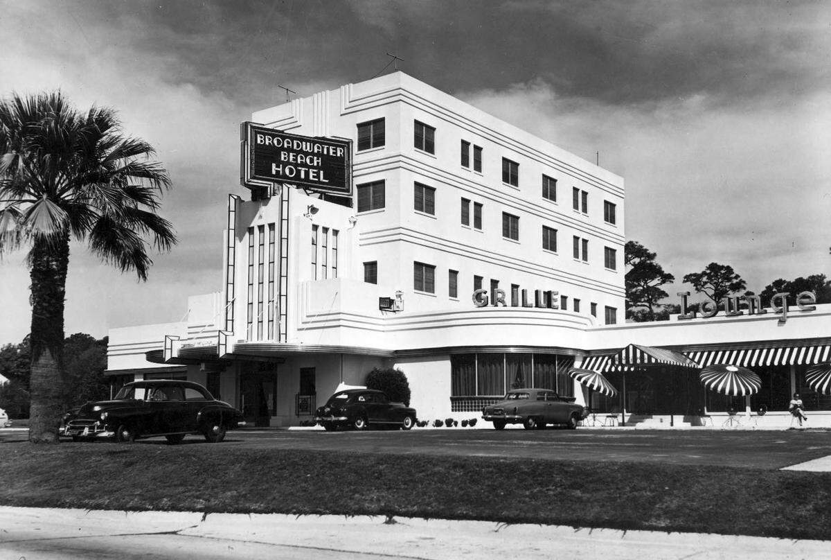 Broadwater Beach Hotel in Biloxi circa 1950