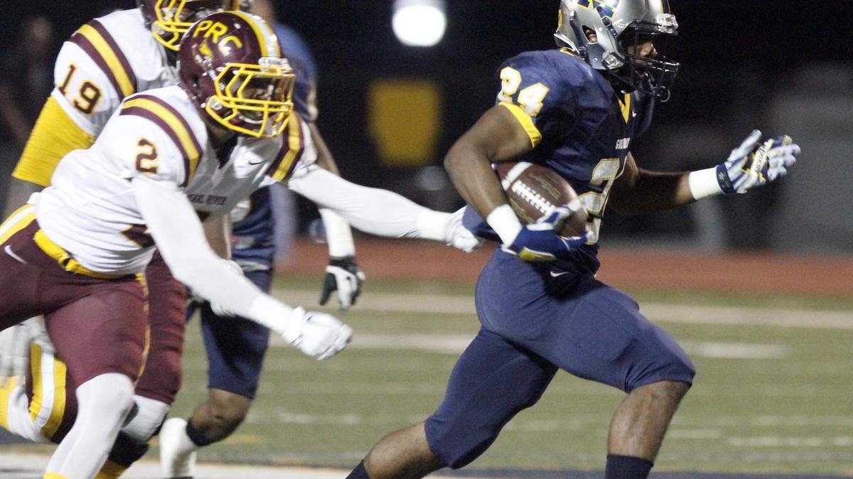 TIM ISBELL/SUN HERALD 
 Ge'Vonte Jones (24) and the Gulf Coast Bulldogs will close out the regular season Saturday against Itawamba C.C.