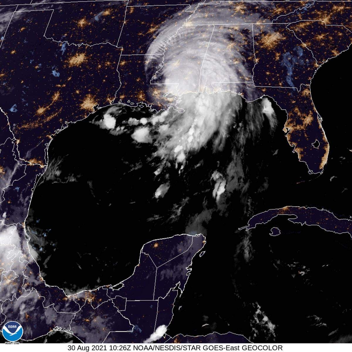 Tropical Storm Ida moved over Mississippi during the night Monday.