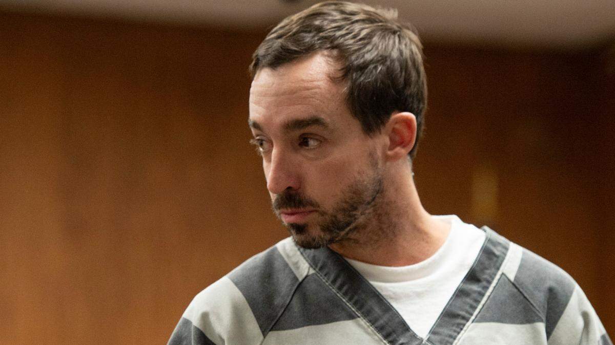Alan Moran walks into court for his revocation hearing at Harrison County Circuit Court in Gulfport on Thursday, Dec. 19, 2024. Moran is accused of stalking a teen, violating his probation.