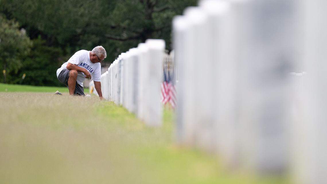 South MS braves heavy rain, honors fallen service members at Memorial Day service