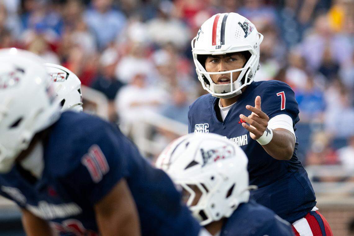 South Alabama quarterback Jared Hollins (7) sends one of his receivers in motion Saturday.