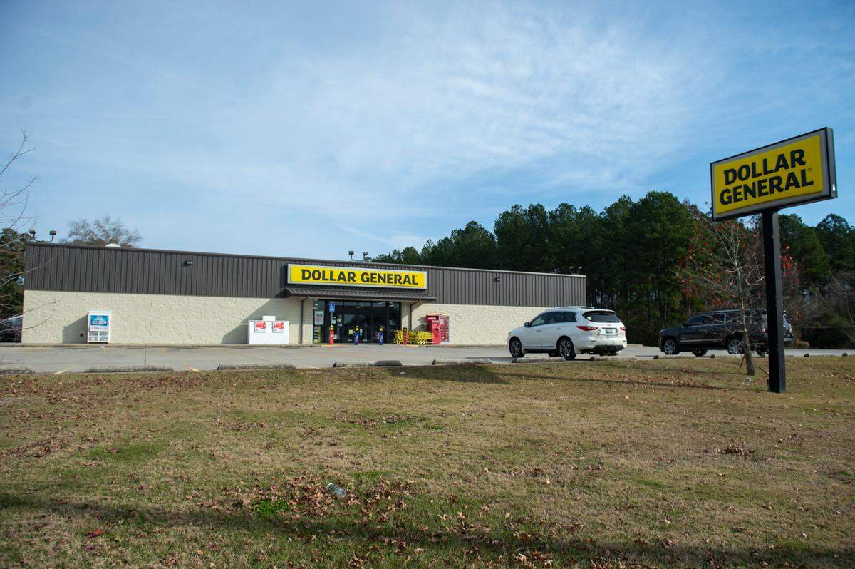 Dollar General on Highway 98 in Lucedale on Friday, Jan. 5, 2024. On Thursday, an officer with the George County Sheriff’s Department, Jeremy Malone was killed outside the store.