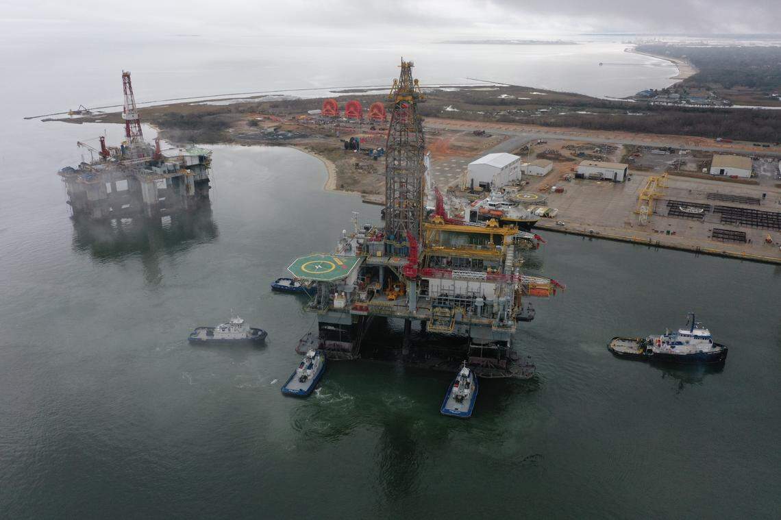 The semi-submersible oil rig Phobus, named for one of the moons that orbits Mars, arrives at ST Engineering Halter Marine & Offshore Inc.. in Pascagoula. The company is removing drilling equipment for the rig’s future as a launchpad to Mars as part of Elon Musk’s SpaceX program.