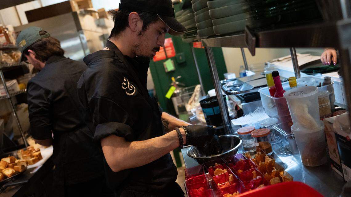 TikTok superstar’s new South MS restaurant is open. Here’s menu, what to know