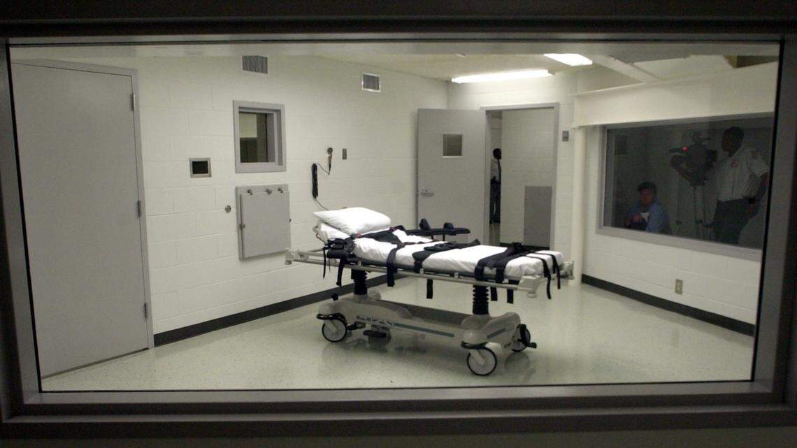 Alabama’s lethal injection chamber at Holman Correctional Facility in Atmore, Ala. (AP Photo/Dave Martin, File)