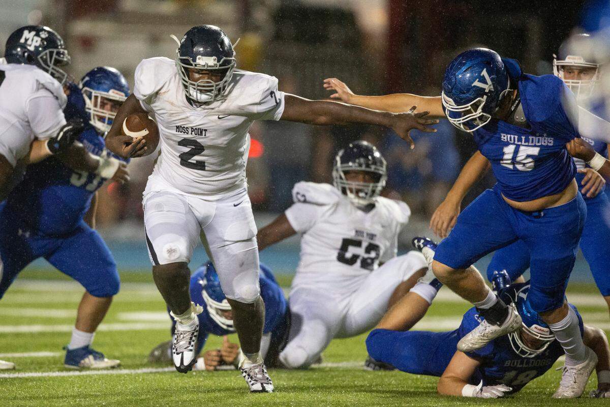 Moss Point’s Jamarious Brown (2) breaks away from the Vancleave defense during a game against Vancleave at Vancleave Football Stadium in Vancleave on Friday, Sept. 9, 2022.