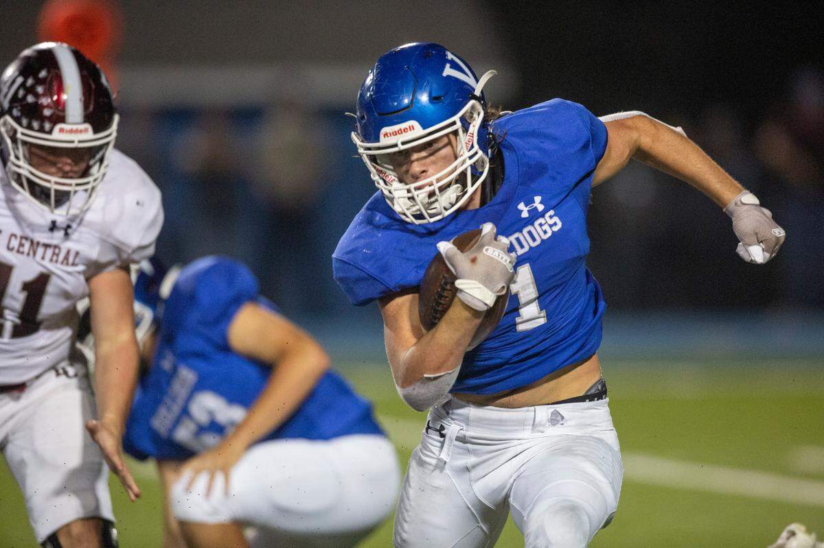 Vancleave’s John Peterson runs the ball during a game between Vancleave and East Central at Vancleave Football Stadium in Vancleave on Thursday, Nov. 3, 2022.
