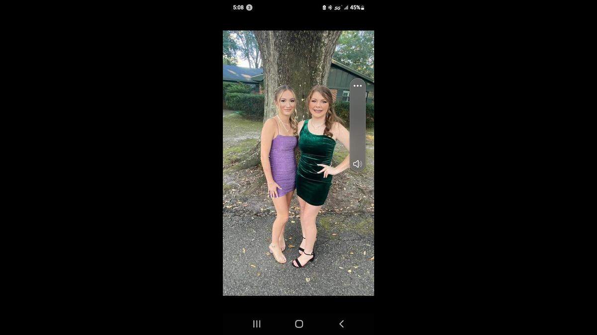 Chloe Taylor, left, and Baleigh Bowlin