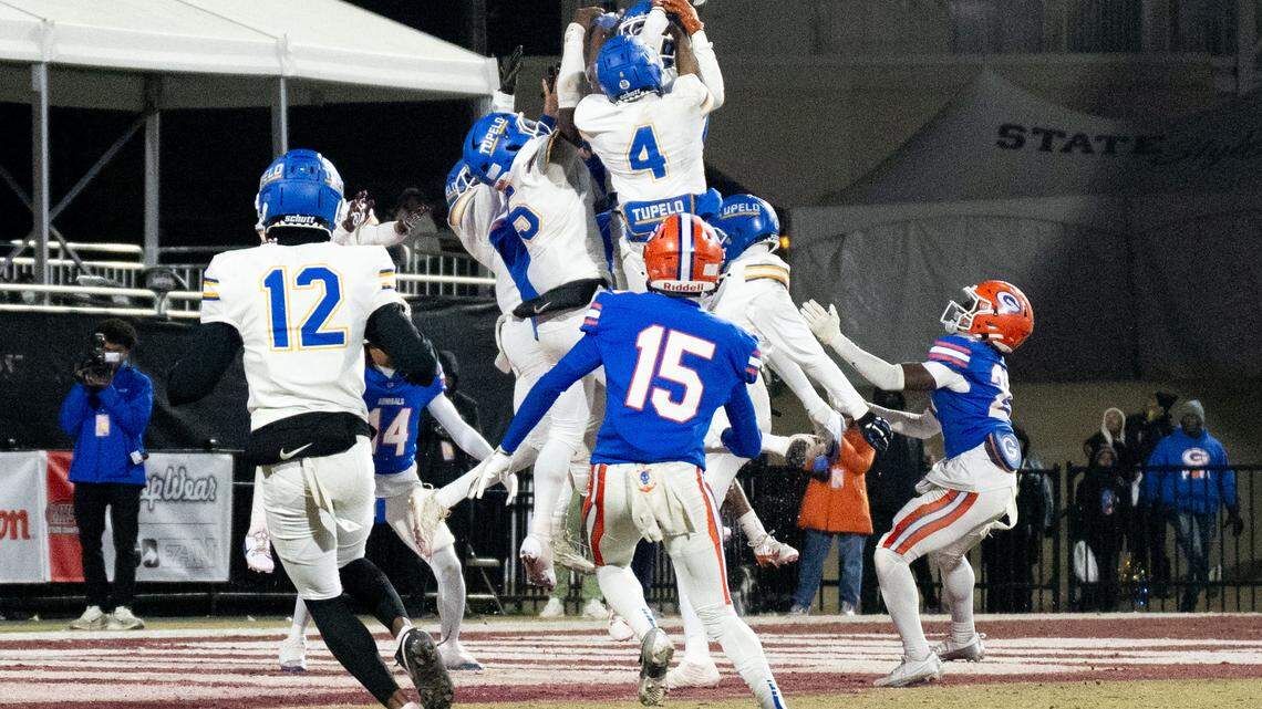 72 yards in 20 seconds. Inside the final drive that won Gulfport the state title