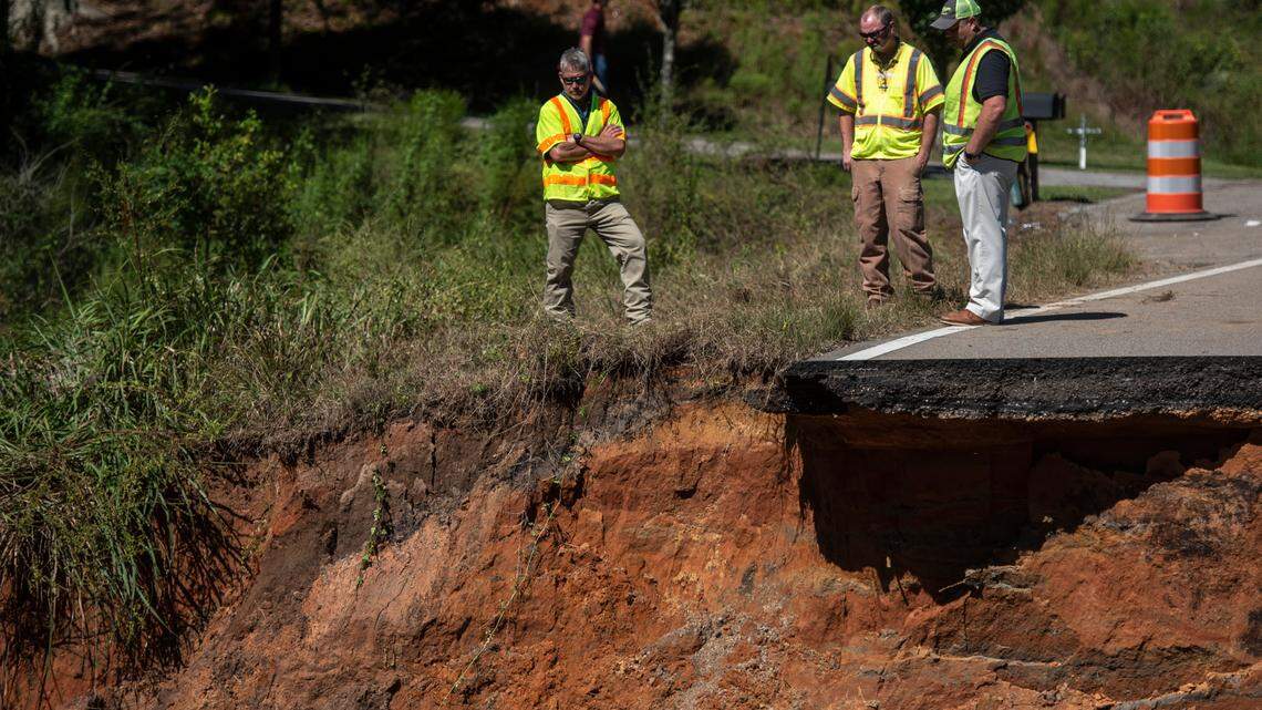 How large is the collapsed portion of South Mississippi highway destroyed by Ida?