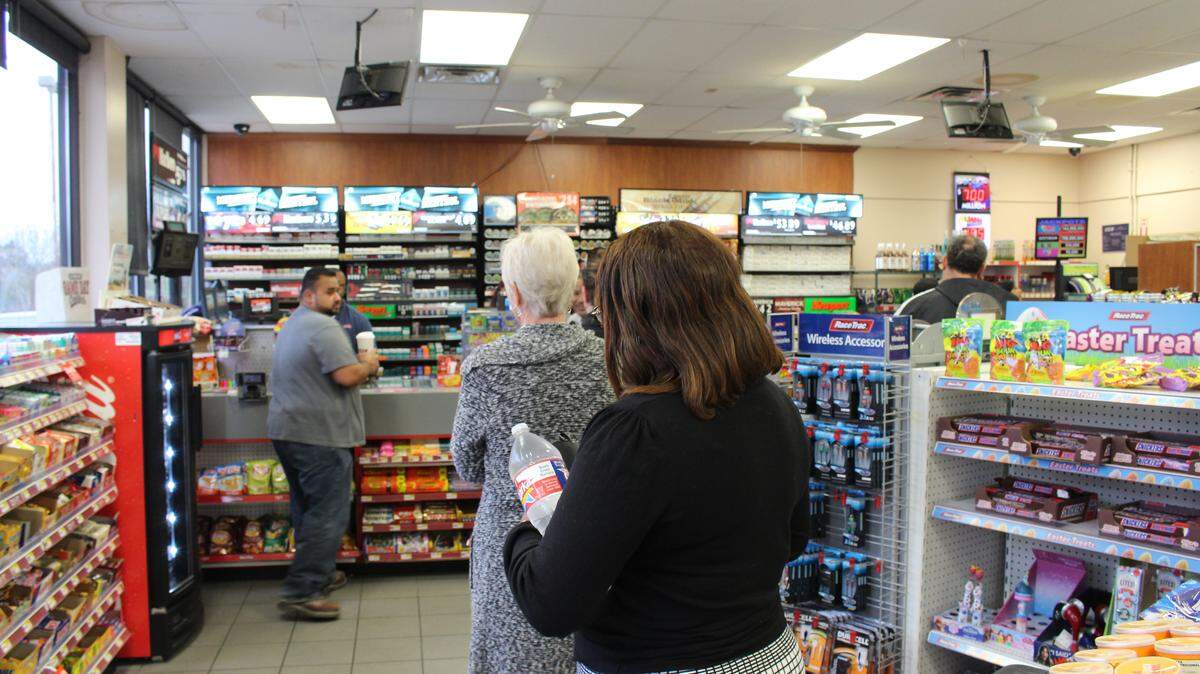 JEFF CLARK/SUN HERALD 
 As the Powerball jackpot has now increased to $800 million, stores such as the RaceTrac on Gause Boulevard in Slidell are expering long lines of lottery ticket buyers.