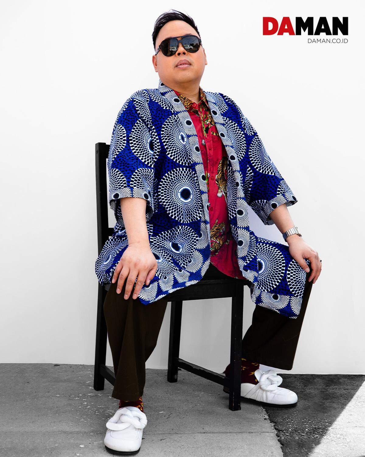 Santos is featured in Aloha Glamour’s blue robe.