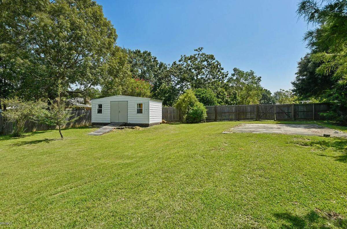 746 Live Oak Dr., Biloxi, MS 39532
