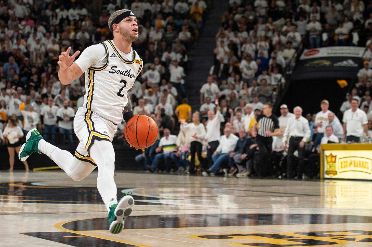 Southern Miss’s Neftali Alvarez breaks away with the ball during a game against Louisiana-Lafayette at Reed Green Coliseum on Thursday, Feb. 9, 2023.
