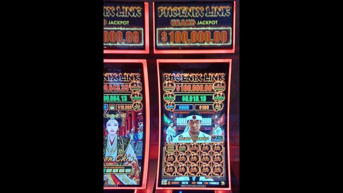 A $10 wager on Phoenix Link paid out big during a late night visit at Beau Rivage Resort and Casino.