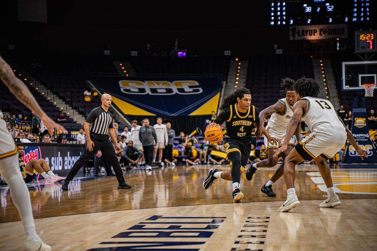 Tylik Weeks poured in 28 points Saturday in a victory over Appalachian State.