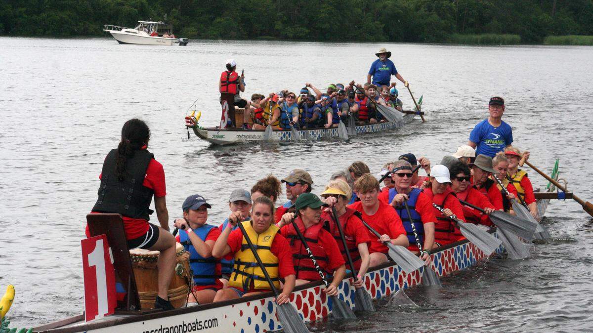 Teams compete in the 2016 Dragon Boat Festival on June 4, 2016. A Sound Off reader reminds us that everyone on a boat should have a life jacket.