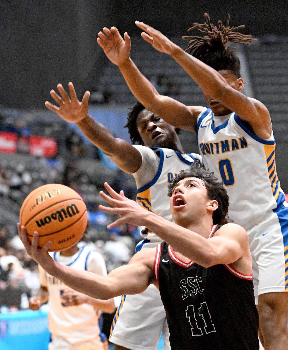 St. Stanislaus' Raphael Cohen (11) scored a game-high 22 points.