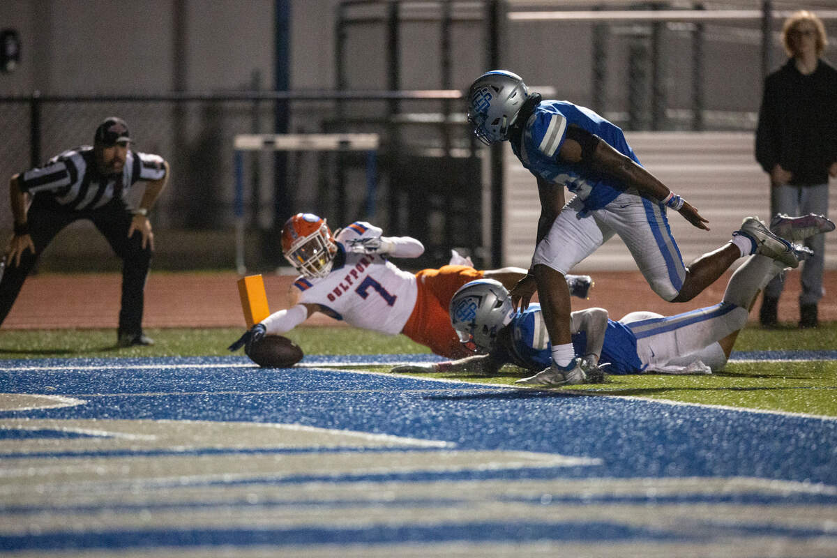 Gulfport’s Gavin Brown scores a touchdown during a game at Greyhound Stadium in Ocean Springs on Friday, Oct. 28, 2022.