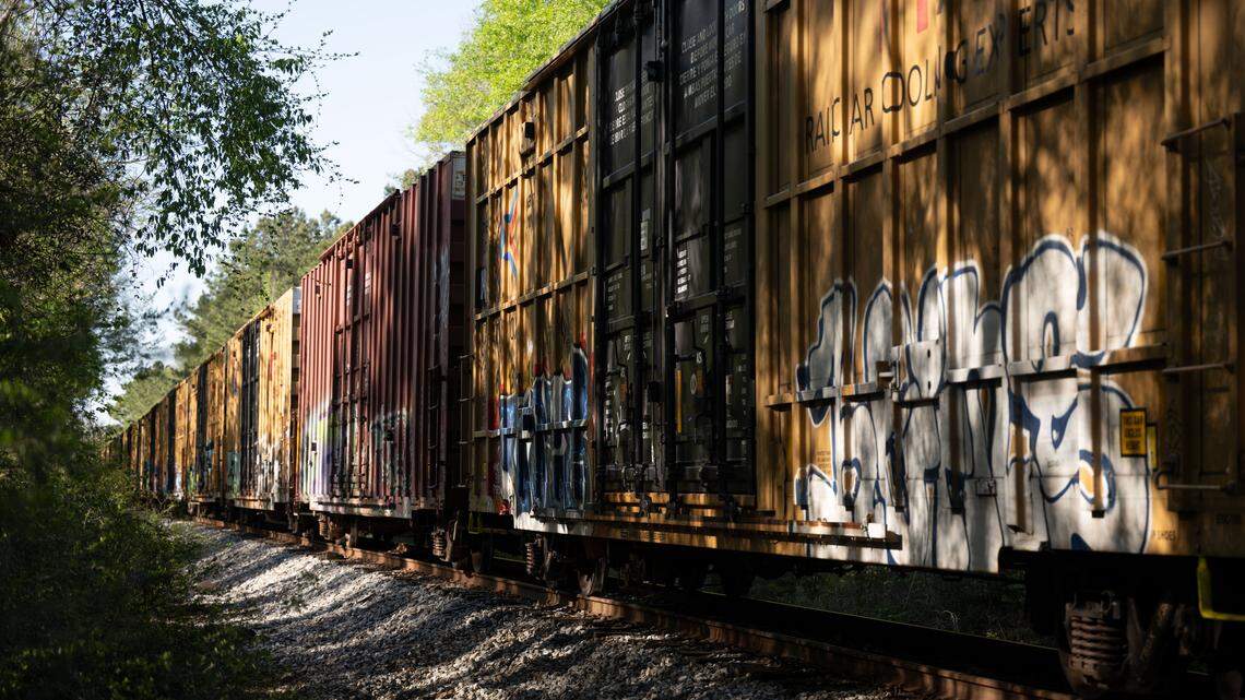 Coroner identifies victims of fatal South Mississippi train-van collision