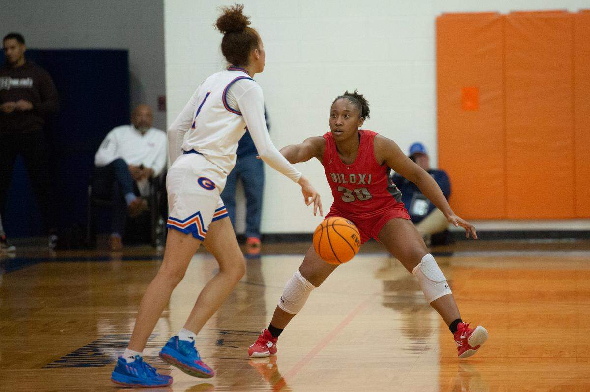 Biloxi’s Shaneal Corpuz defends against Gulfport during a game against Gulfport at Gulfport High School on Friday, Jan. 13, 2023.